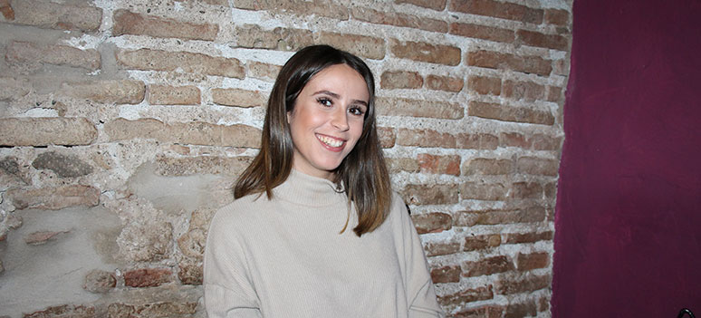 María