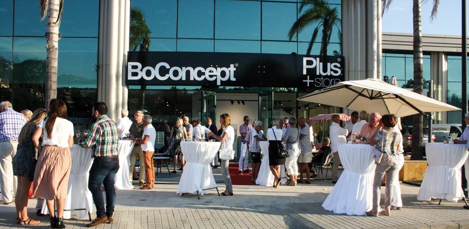 Terrassen var fyldt med de mange besøgende