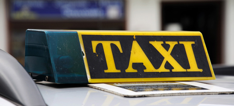 shutterstock 251120989taxi