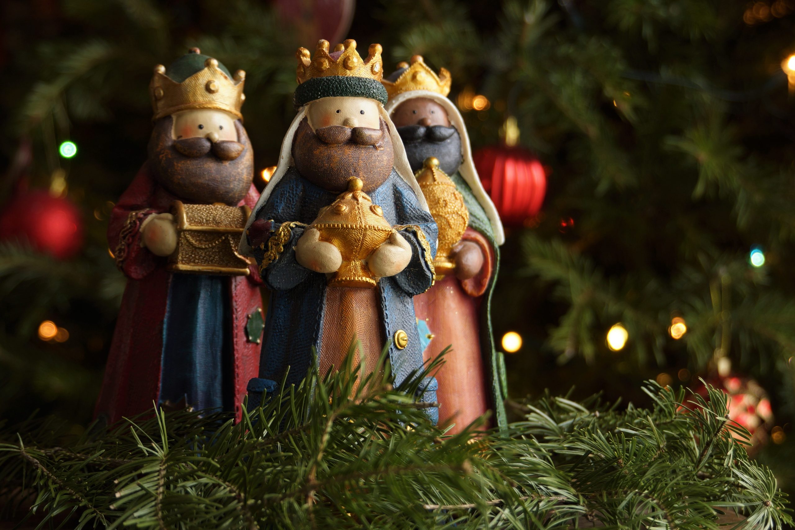 Christmas,Composition,Of,Three,Wise,Men,Handling,The,Gifts,In