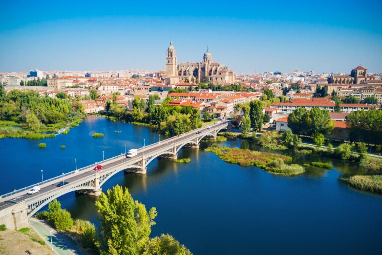 Salamanca,Cathedral,Is,A,Late,Gothic,And,Baroque,Catedral,In