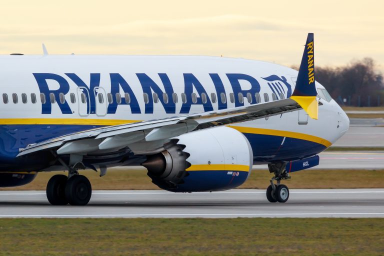 Prague,-,December,29,,2022:,Ryanair,Boeing,737,Max,8-200