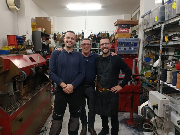 Miguel-mellom-Jaime-th-og-SImael-tv.-Foto-©-Karethe-Linaae