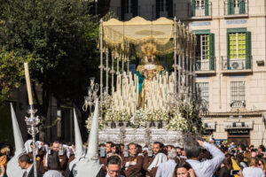 Flere politi og droner i påsken