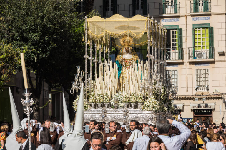 Flere politi og droner i påsken