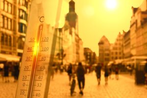 Høye temperaturer og priser påvirker turismen