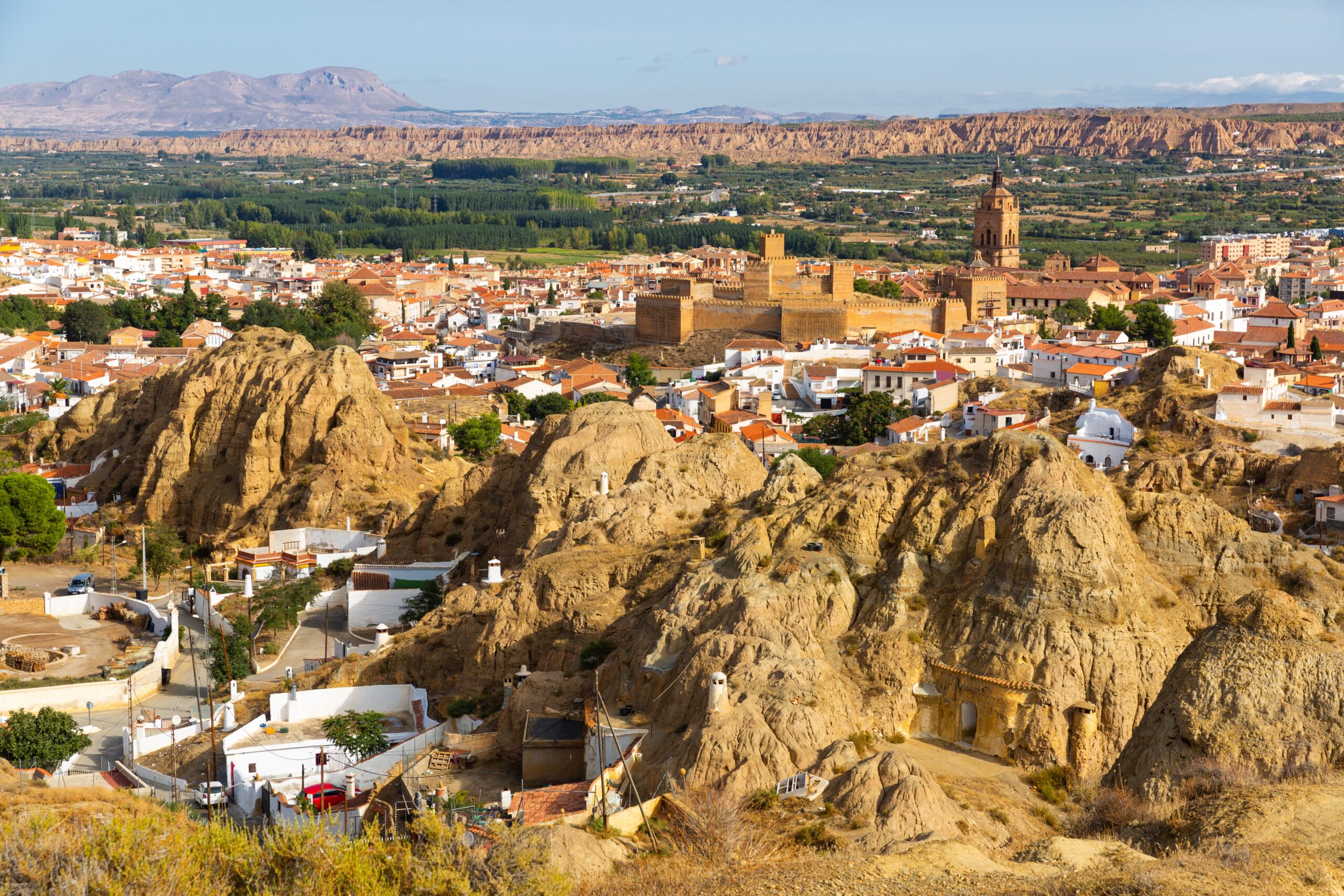 Guadix – Hulebyen i Andalucías sagnomsuste landskap