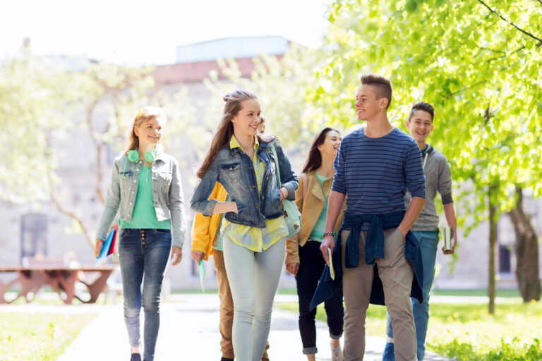 Tusenvis møter ikke opp til studiestart