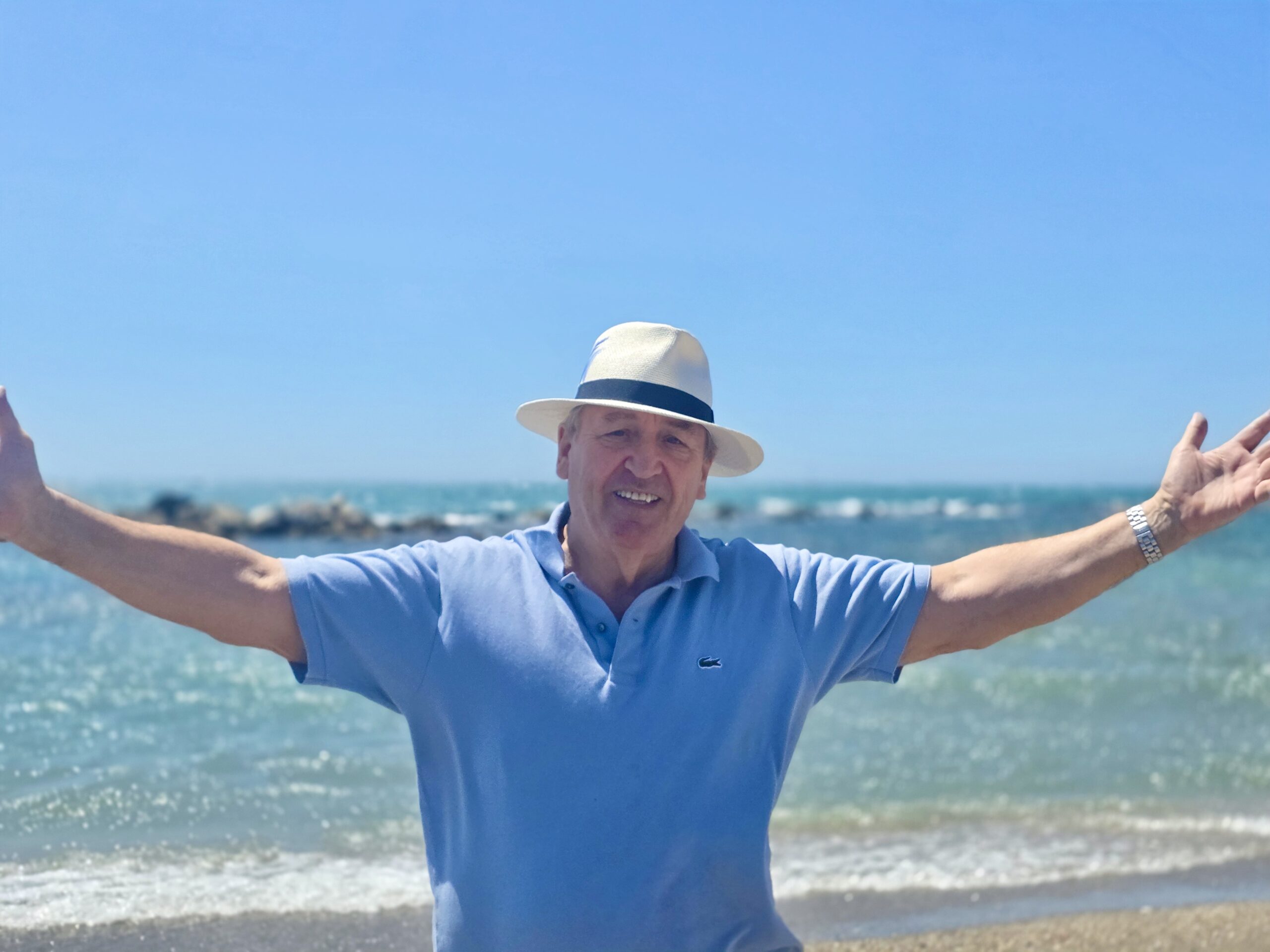 GUDMUND LINDBÆK – Fra Alta til Benalmádena via 80 begravelser