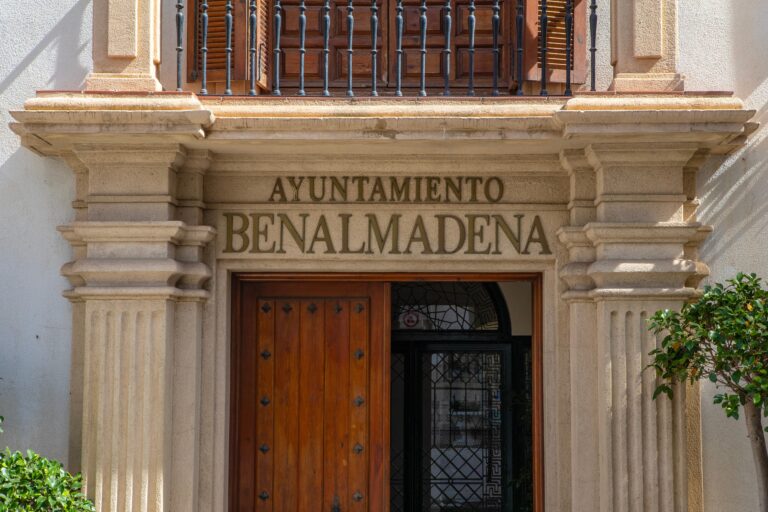 Benalmádena nesten gjeldfri